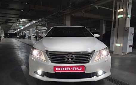 Toyota Camry, 2011 год, 1 630 000 рублей, 2 фотография