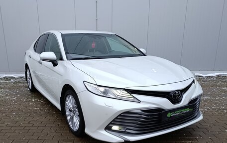 Toyota Camry, 2021 год, 3 000 000 рублей, 3 фотография