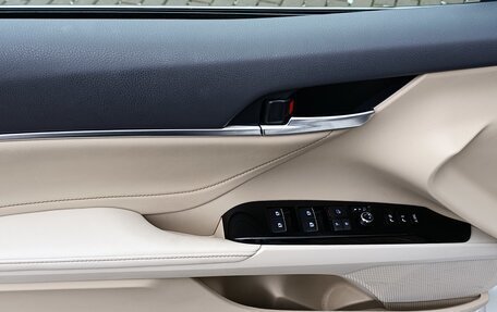 Toyota Camry, 2021 год, 3 000 000 рублей, 13 фотография