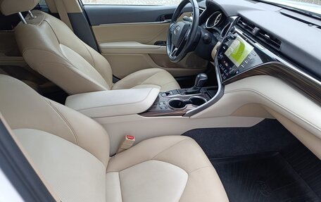 Toyota Camry, 2021 год, 3 000 000 рублей, 21 фотография