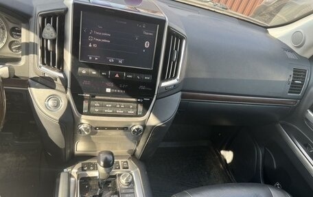 Toyota Land Cruiser 200, 2016 год, 6 100 000 рублей, 1 фотография