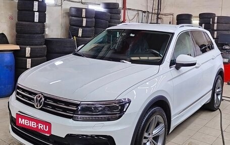 Volkswagen Tiguan II, 2018 год, 3 590 000 рублей, 6 фотография