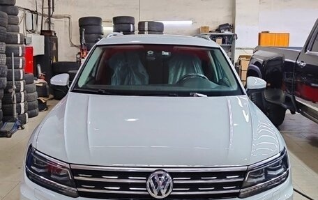 Volkswagen Tiguan II, 2018 год, 3 590 000 рублей, 8 фотография