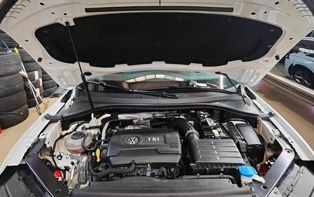 Volkswagen Tiguan II, 2018 год, 3 590 000 рублей, 2 фотография