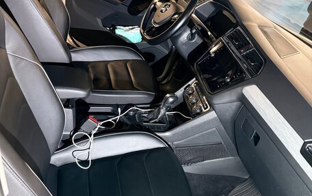 Volkswagen Tiguan II, 2018 год, 3 590 000 рублей, 11 фотография