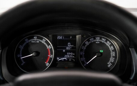 Skoda Rapid I, 2018 год, 1 075 000 рублей, 10 фотография