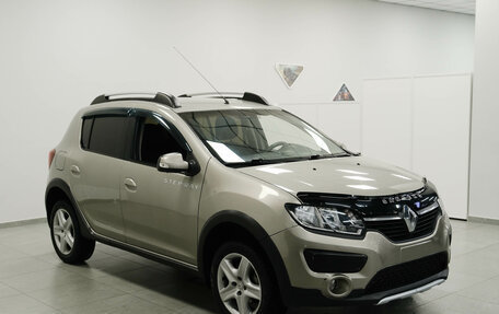 Renault Sandero II рестайлинг, 2017 год, 890 000 рублей, 2 фотография