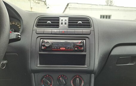 Volkswagen Polo VI (EU Market), 2018 год, 895 000 рублей, 15 фотография