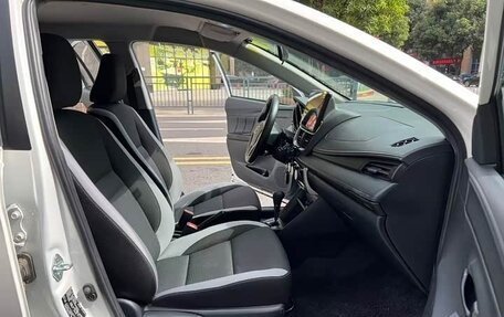 Toyota Yaris XP150 рестайлинг, 2022 год, 1 351 000 рублей, 9 фотография