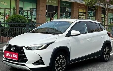 Toyota Yaris XP150 рестайлинг, 2022 год, 1 351 000 рублей, 3 фотография