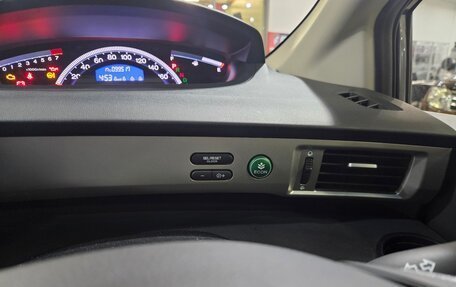 Honda Freed I, 2013 год, 1 350 000 рублей, 17 фотография