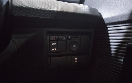 Honda Freed I, 2013 год, 1 350 000 рублей, 16 фотография