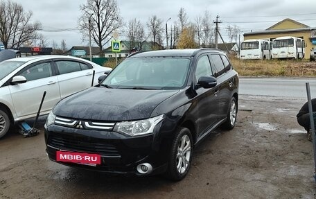 Mitsubishi Outlander III рестайлинг 3, 2012 год, 1 270 000 рублей, 10 фотография