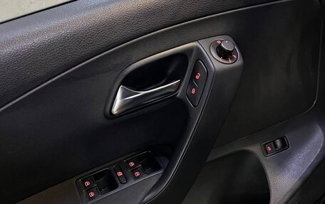 Volkswagen Polo VI (EU Market), 2015 год, 990 000 рублей, 13 фотография