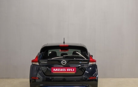 Nissan Leaf II, 2017 год, 1 599 000 рублей, 6 фотография