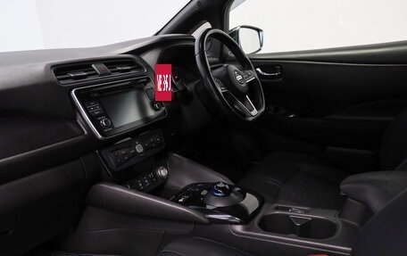 Nissan Leaf II, 2017 год, 1 599 000 рублей, 18 фотография