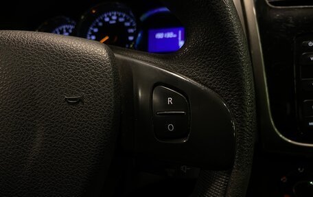 Renault Logan II, 2017 год, 650 000 рублей, 17 фотография