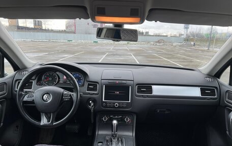 Volkswagen Touareg III, 2011 год, 2 450 000 рублей, 9 фотография