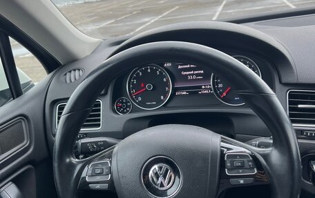 Volkswagen Touareg III, 2011 год, 2 450 000 рублей, 11 фотография