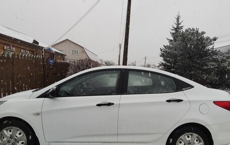 Hyundai Solaris II рестайлинг, 2013 год, 700 000 рублей, 4 фотография