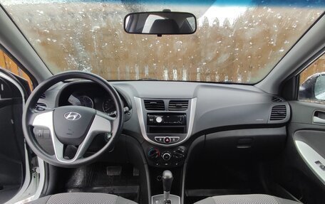 Hyundai Solaris II рестайлинг, 2013 год, 700 000 рублей, 5 фотография