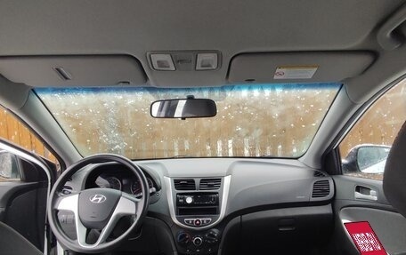 Hyundai Solaris II рестайлинг, 2013 год, 700 000 рублей, 6 фотография