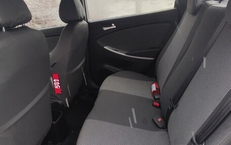 Hyundai Solaris II рестайлинг, 2013 год, 700 000 рублей, 8 фотография