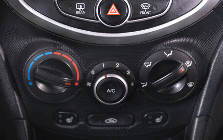 Hyundai Solaris II рестайлинг, 2013 год, 999 000 рублей, 16 фотография