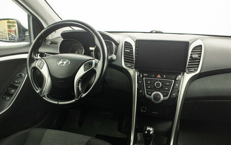 Hyundai i30 II рестайлинг, 2012 год, 899 000 рублей, 13 фотография