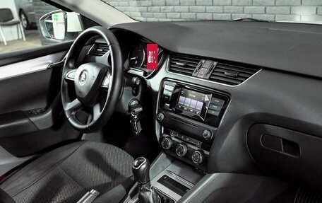 Skoda Octavia, 2015 год, 895 000 рублей, 15 фотография