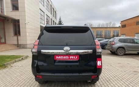 Toyota Land Cruiser Prado 150 рестайлинг 2, 2014 год, 3 700 000 рублей, 6 фотография