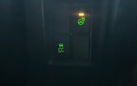 Toyota Land Cruiser Prado 150 рестайлинг 2, 2014 год, 3 700 000 рублей, 26 фотография