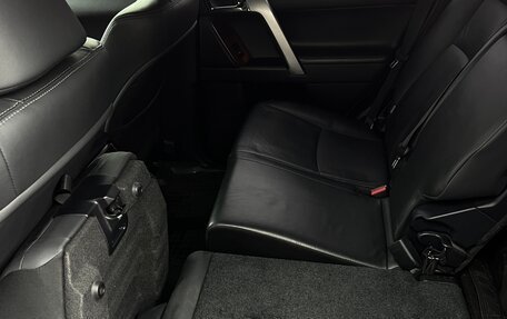 Toyota Land Cruiser Prado 150 рестайлинг 2, 2014 год, 3 700 000 рублей, 25 фотография