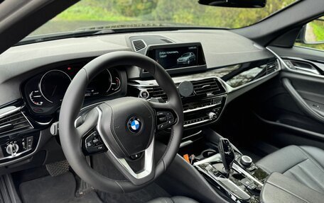 BMW 5 серия, 2018 год, 2 700 000 рублей, 11 фотография