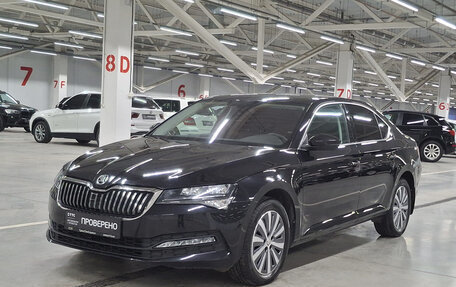Skoda Superb III рестайлинг, 2022 год, 3 300 000 рублей, 1 фотография