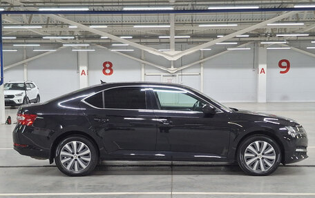 Skoda Superb III рестайлинг, 2022 год, 3 300 000 рублей, 5 фотография