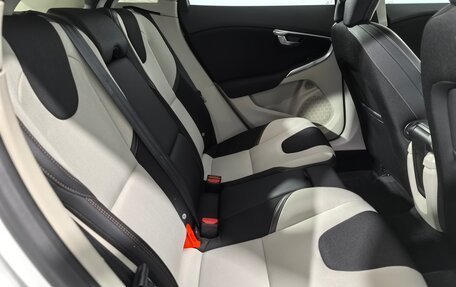 Volvo V40 Cross Country I, 2013 год, 1 250 000 рублей, 15 фотография