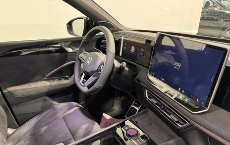 Volkswagen Tiguan II, 2025 год, 4 850 000 рублей, 14 фотография