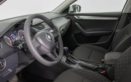 Skoda Octavia, 2020 год, 1 850 000 рублей, 10 фотография