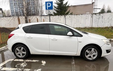Opel Astra J, 2013 год, 690 000 рублей, 3 фотография