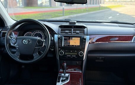 Toyota Camry, 2014 год, 1 690 000 рублей, 6 фотография