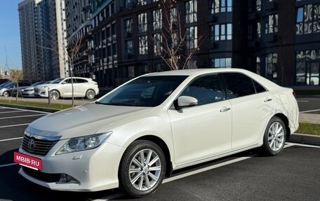 Toyota Camry, 2014 год, 1 690 000 рублей, 2 фотография