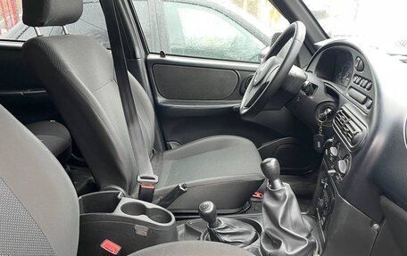 Chevrolet Niva I рестайлинг, 2017 год, 690 000 рублей, 2 фотография