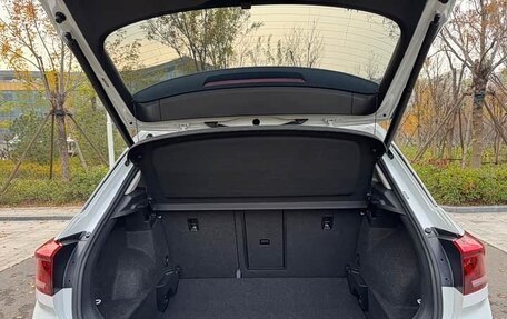 Volkswagen T-Roc I, 2021 год, 1 674 013 рублей, 18 фотография