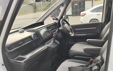 Honda Stepwgn IV, 2017 год, 2 090 000 рублей, 20 фотография