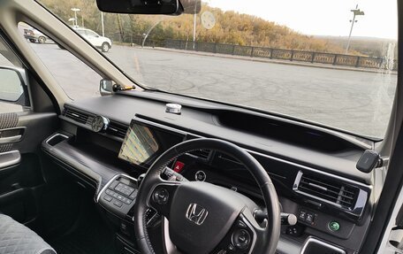 Honda Stepwgn IV, 2017 год, 2 090 000 рублей, 14 фотография