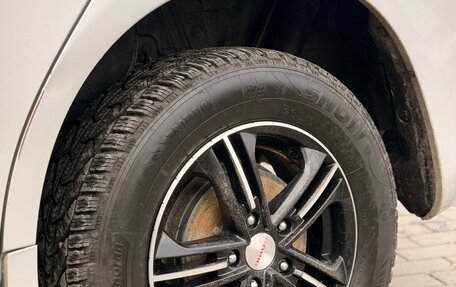 Toyota Voxy II, 2010 год, 1 379 000 рублей, 9 фотография