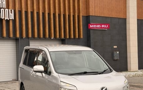 Toyota Voxy II, 2010 год, 1 379 000 рублей, 5 фотография