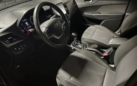 Hyundai Solaris II рестайлинг, 2021 год, 1 900 000 рублей, 2 фотография