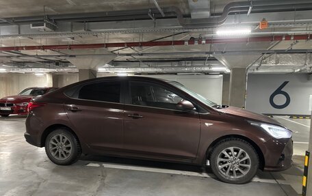 Hyundai Solaris II рестайлинг, 2021 год, 1 900 000 рублей, 6 фотография